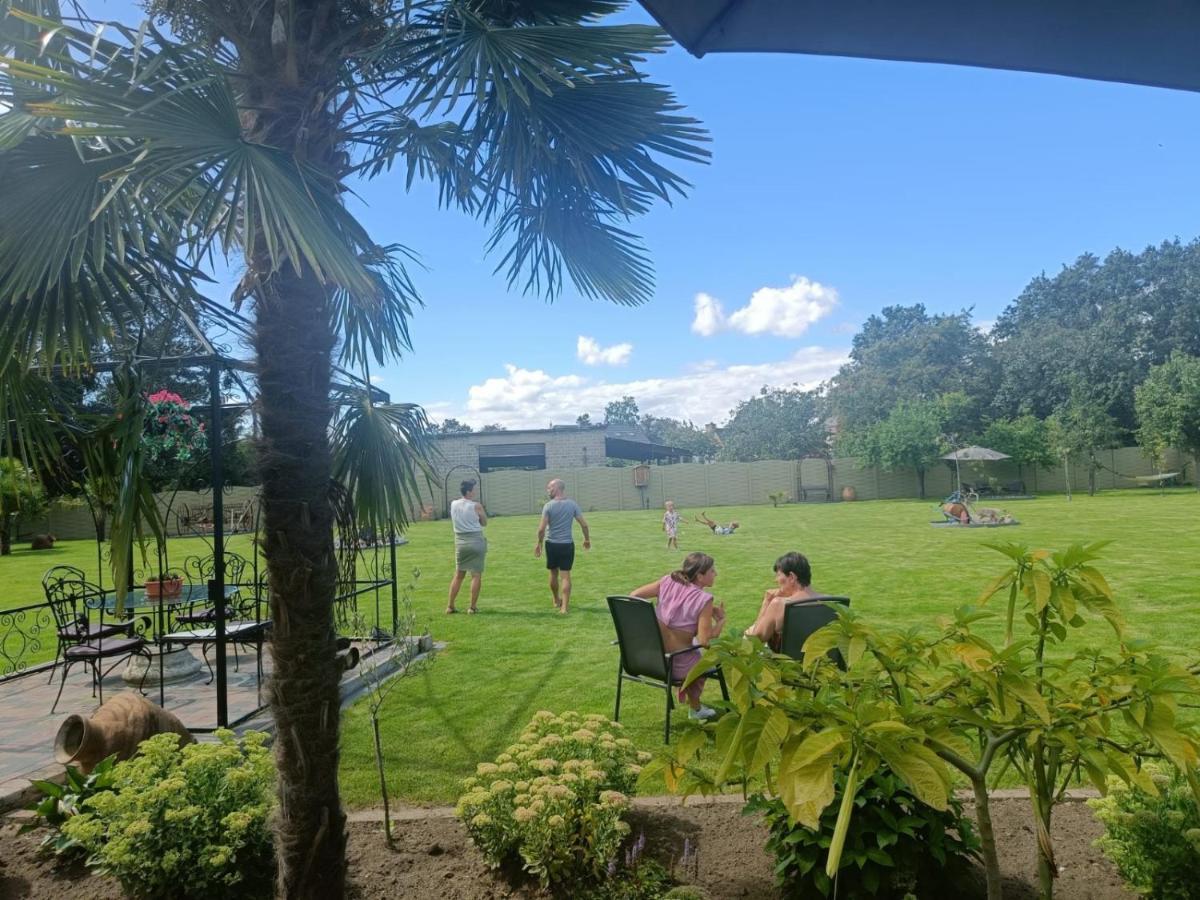 B&B Casa Roman & Vakantiewoning Voor 1 Pers Tot Max 32 Personen Zonhoven Exterior foto