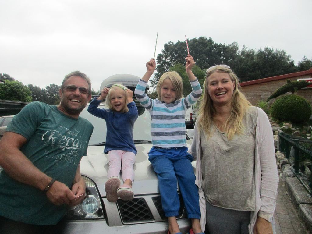 B&B Casa Roman & Vakantiewoning Voor 1 Pers Tot Max 32 Personen Zonhoven Exterior foto